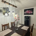Apartman Fosters Garden *